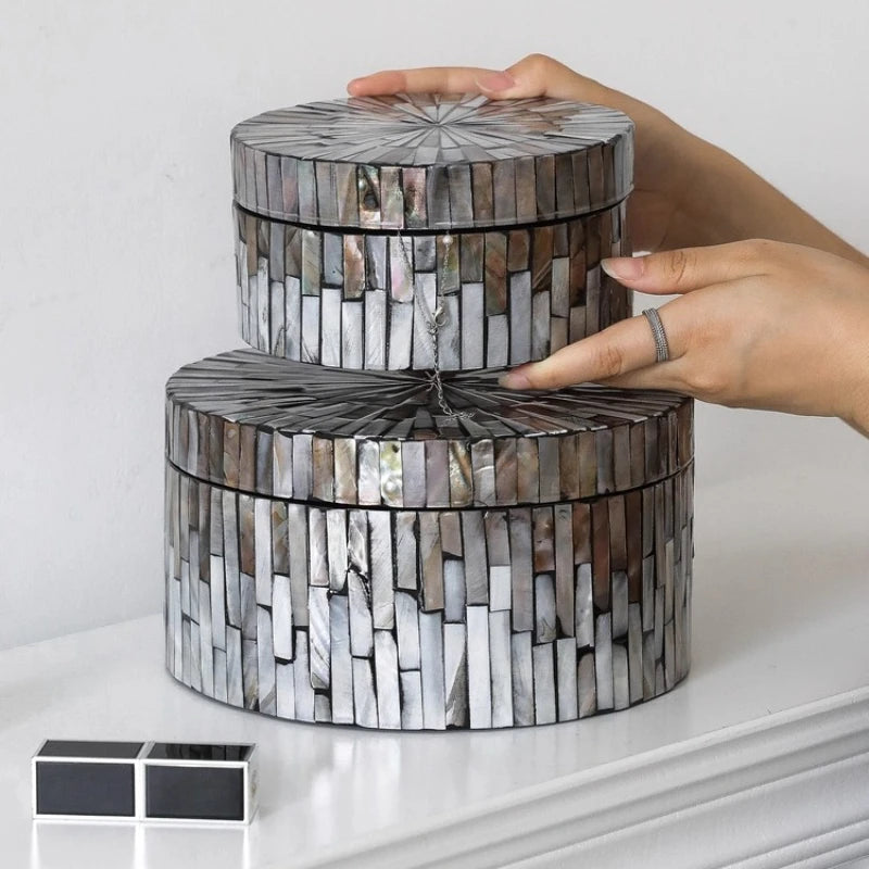 Natural and Colorful Shell with Lid Storage